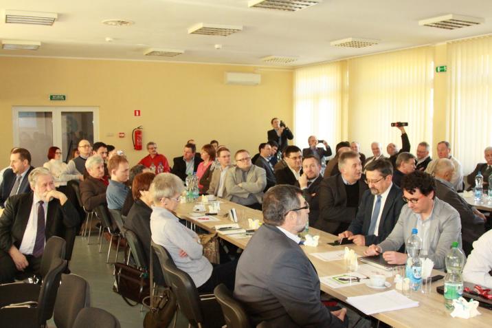 Uczestnicy&#x20;IV&#x20;Konferencji&#x20;Ekologicznej&#x20;w&#x20;Przyjezierzu&#x20;&#x28;fot&#x2e;&#x20;Heliodor&#x20;Ruciński&#x29;